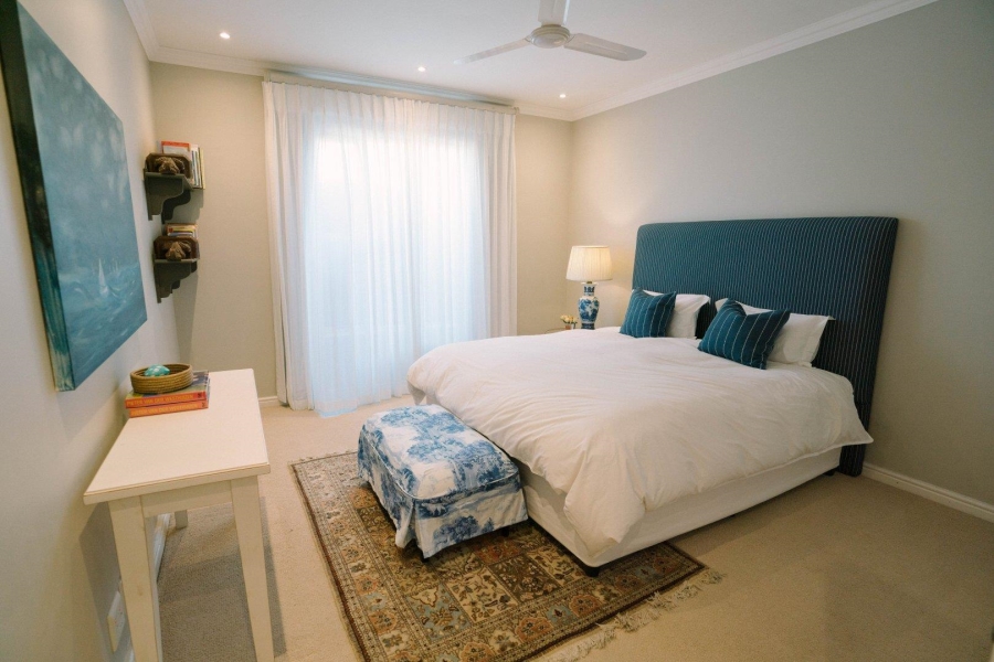 To Let 4 Bedroom Property for Rent in Sunset Links Western Cape